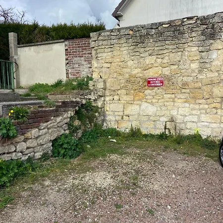Jolie Maison Douillette Avec Cour & Parking Prives