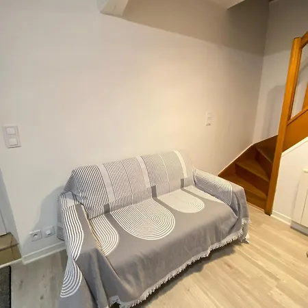 Holiday home Jolie Maison Douillette Avec Cour & Parking Prives Margny-les-Compiegne