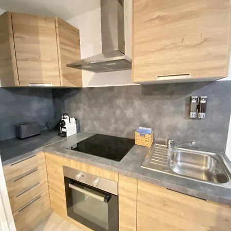 Holiday home Jolie Maison Douillette Avec Cour & Parking Prives *